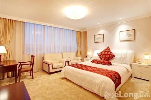 Rich Hotel